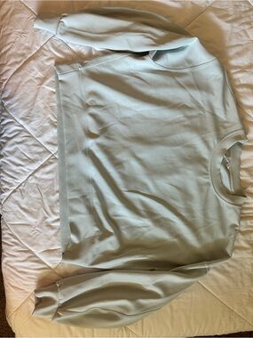 Lululemon softstreme crew- powder blue